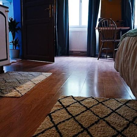 Sahara Studio With Shared Bathroom In City Centre Братислава Екстер'єр фото