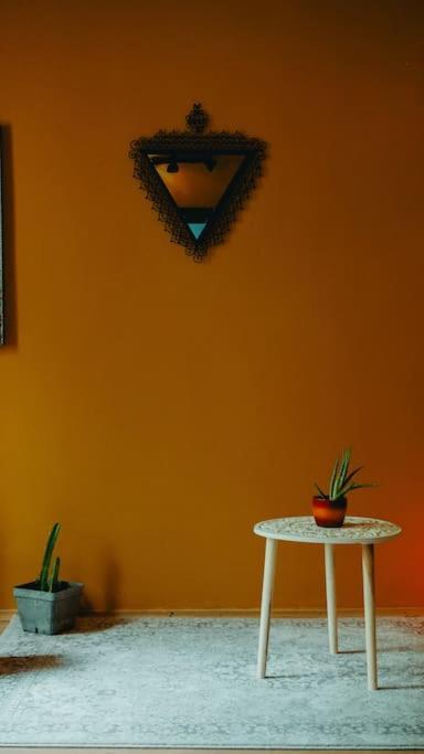 Sahara Studio With Shared Bathroom In City Centre Братислава Екстер'єр фото