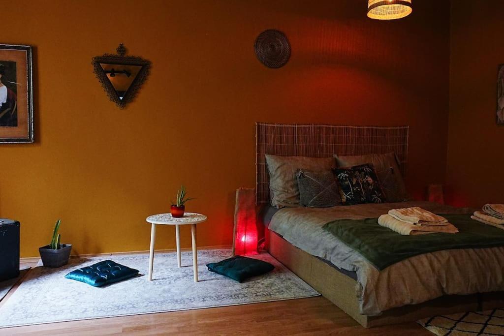 Sahara Studio With Shared Bathroom In City Centre Братислава Екстер'єр фото